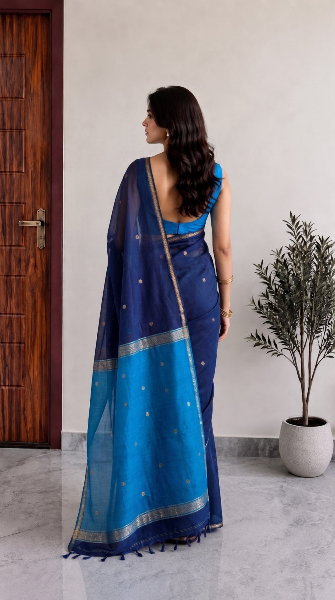 Navy Blue Maheshwari Cotton Saree with Sky Blue Pallu